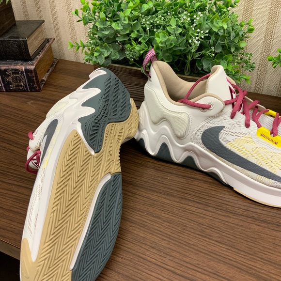 Nike Giannis Immortality 2 Sail Rattan - Picture 2 of 3